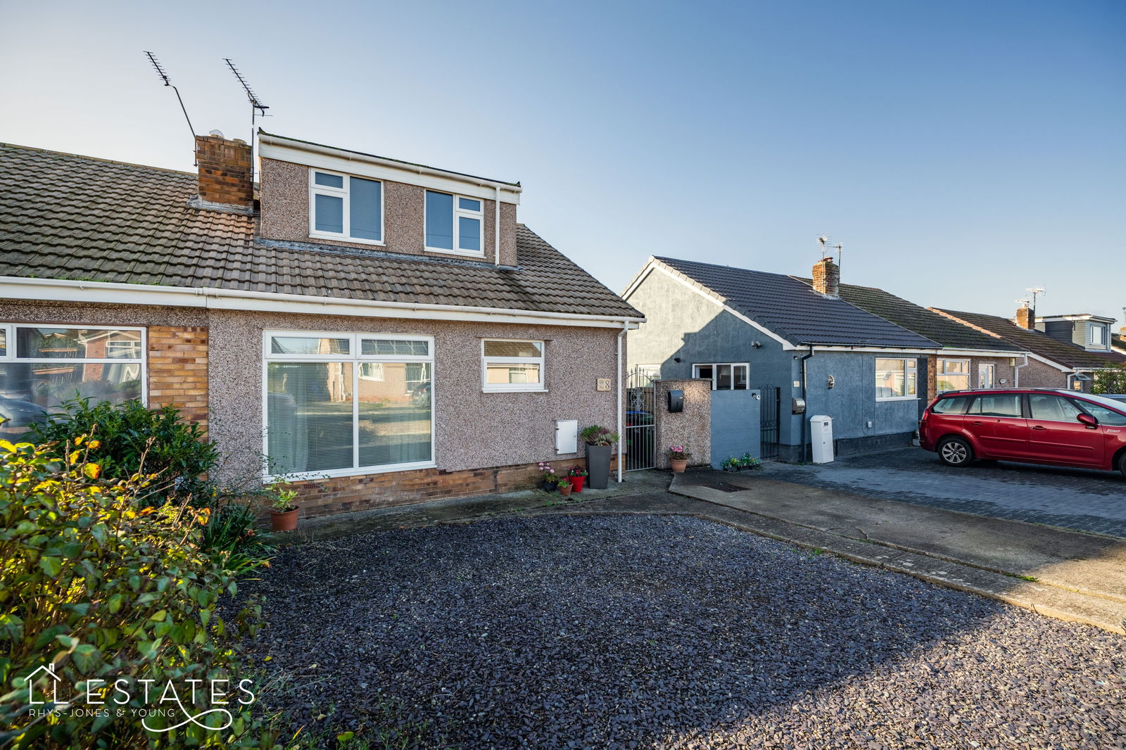4 bed semi-detached bungalow for sale in Golden Grove, Rhyl, LL18 2RS - Property Image 1