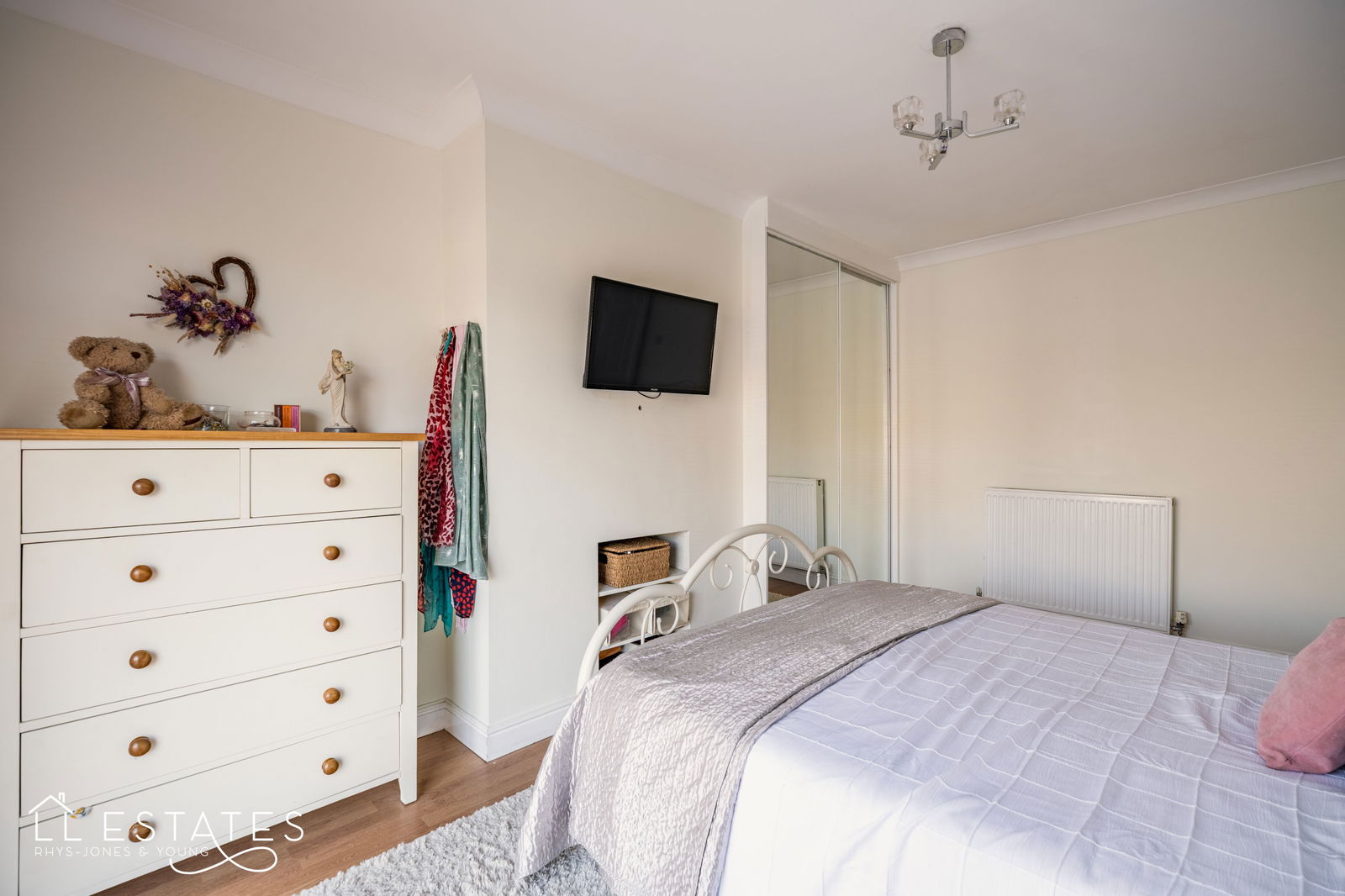 4 bed semi-detached bungalow for sale in Golden Grove, Rhyl, LL18 2RS  - Property Image 8