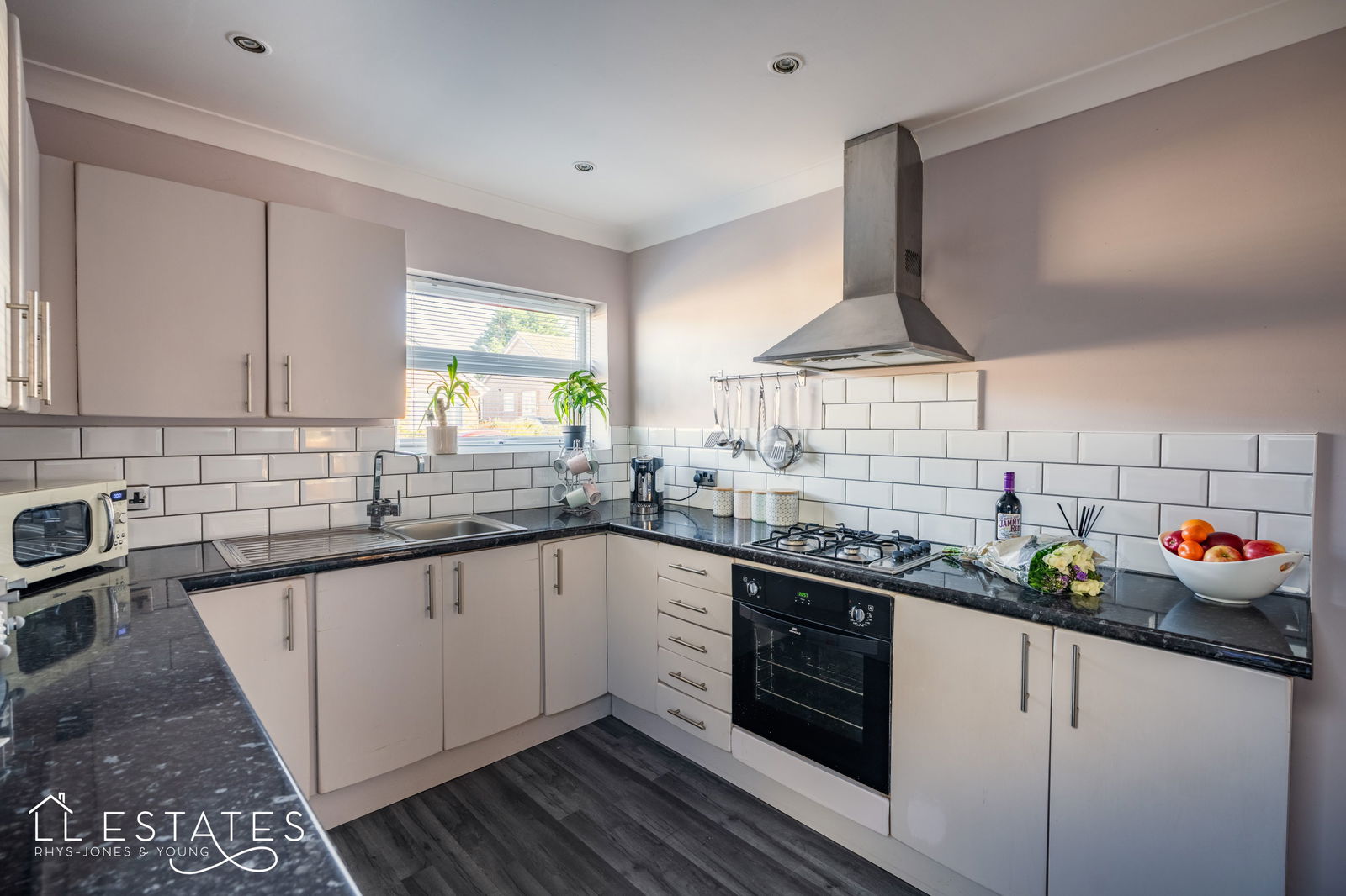 4 bed semi-detached bungalow for sale in Golden Grove, Rhyl, LL18 2RS  - Property Image 4