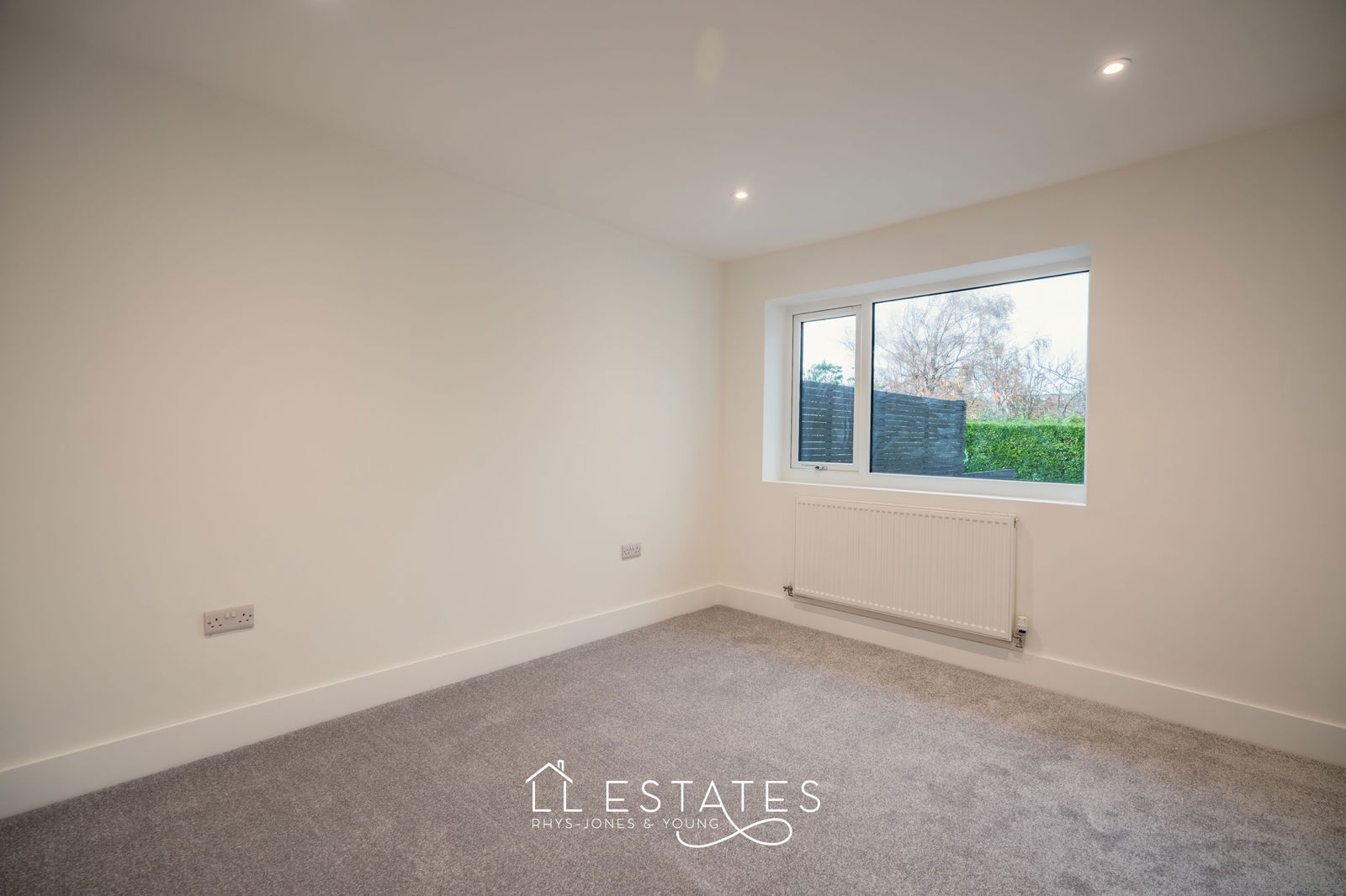 2 bed semi-detached bungalow for sale in Seabank Drive, Prestatyn  - Property Image 9