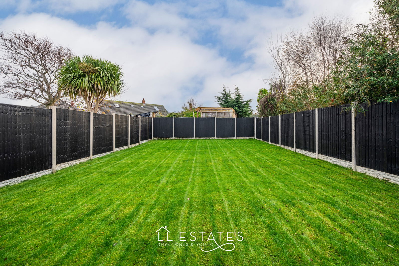 2 bed semi-detached bungalow for sale in Seabank Drive, Prestatyn  - Property Image 13