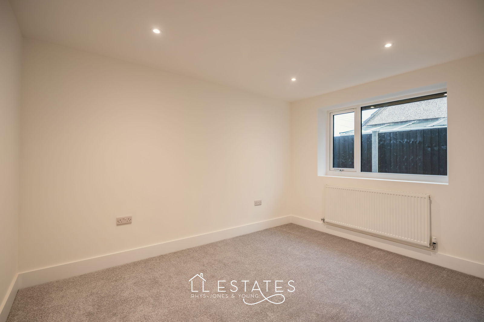 2 bed semi-detached bungalow for sale in Seabank Drive, Prestatyn  - Property Image 6