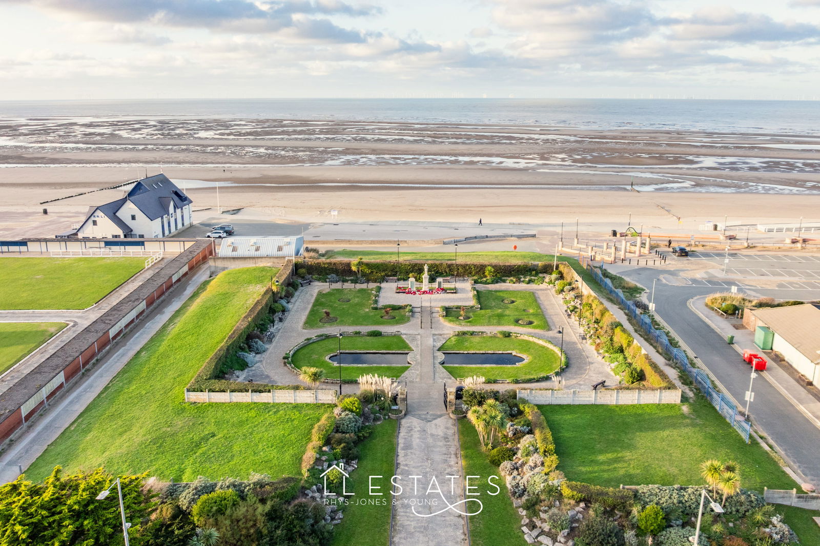 1 bed apartment for sale in Apartment 14, Glendower Court 8