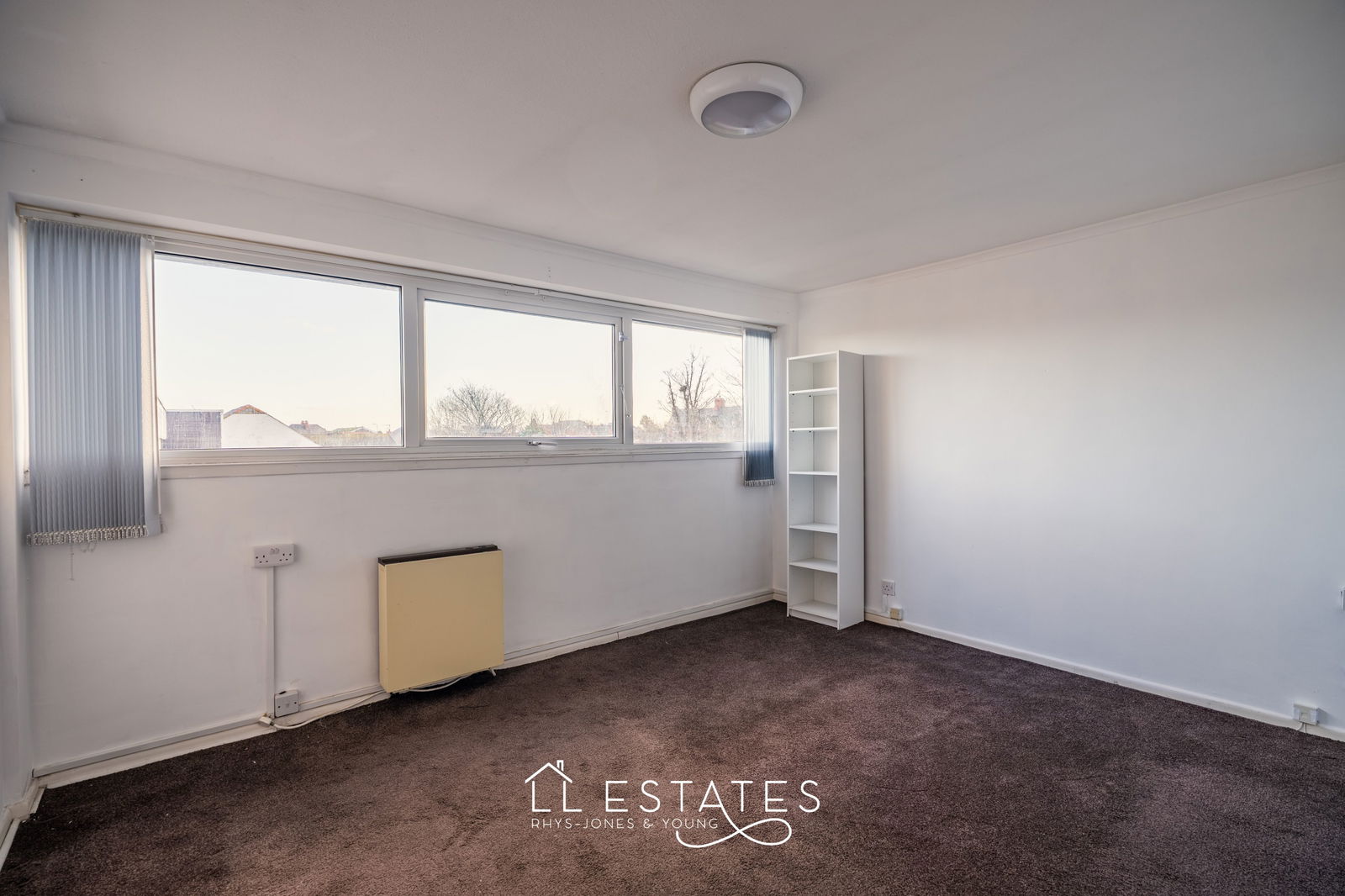 1 bed apartment for sale in Apartment 14, Glendower Court 5