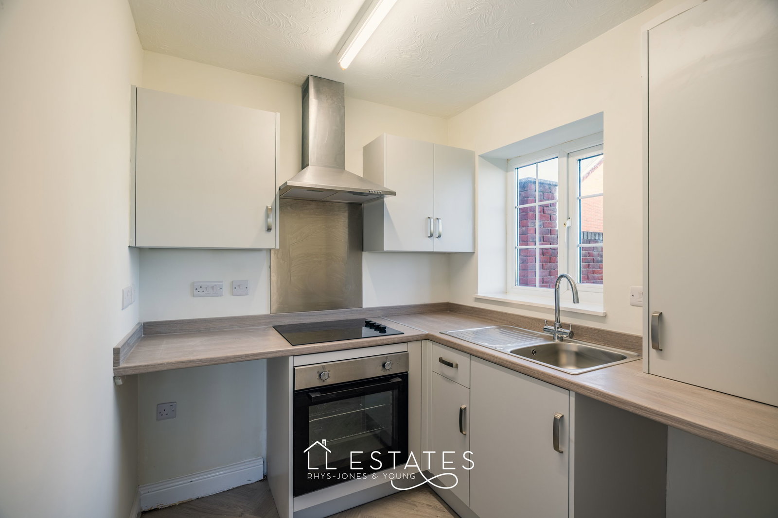 1 bed ground floor flat to rent in Old Foryd Road, Kinmel Bay, Rhyl, LL18 5BD 1