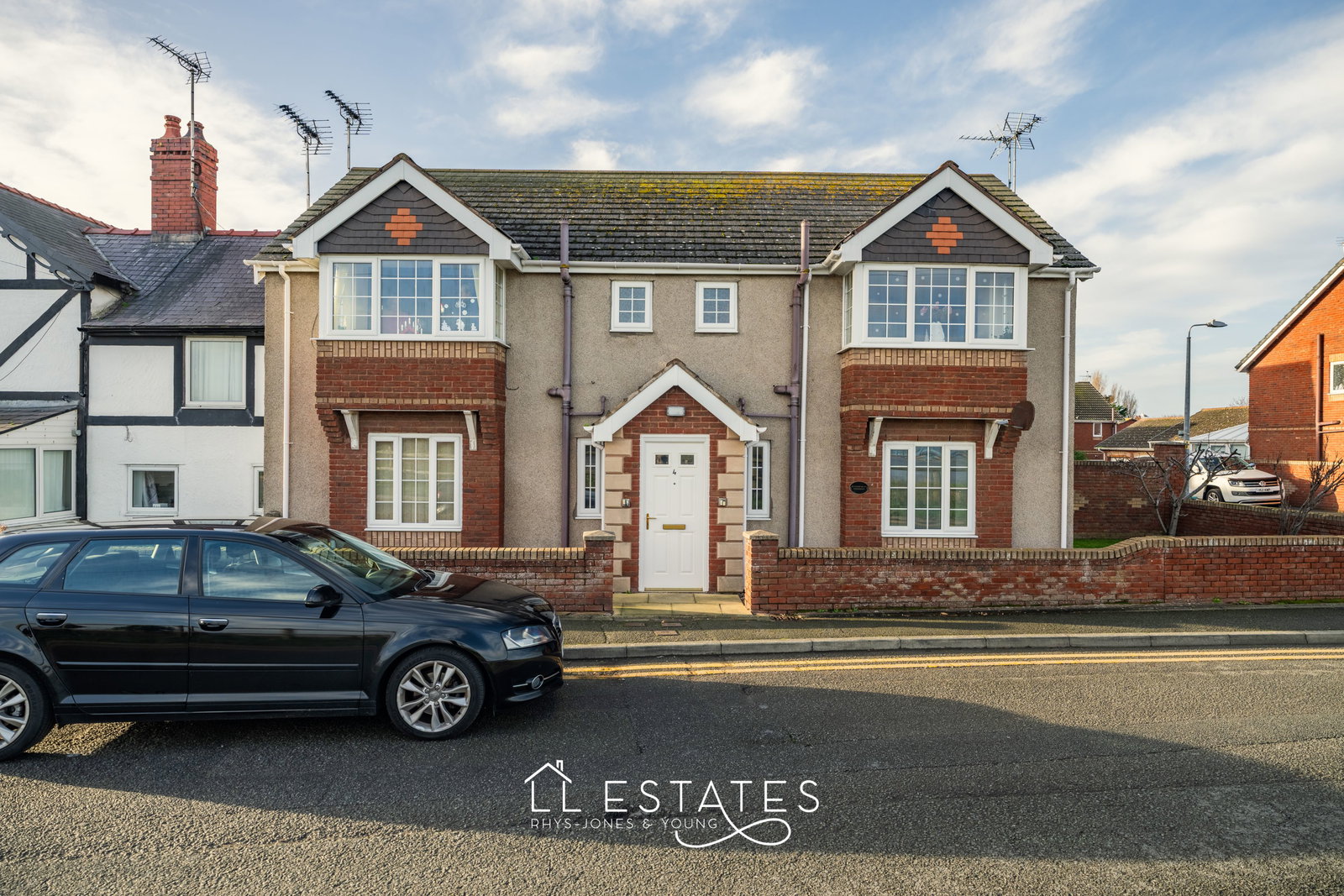 1 bed ground floor flat to rent in Old Foryd Road, Kinmel Bay, Rhyl, LL18 5BD  - Property Image 1
