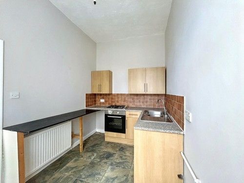 1 bed flat to rent in Kinmel Street, Rhyl, LL18 1AL 2