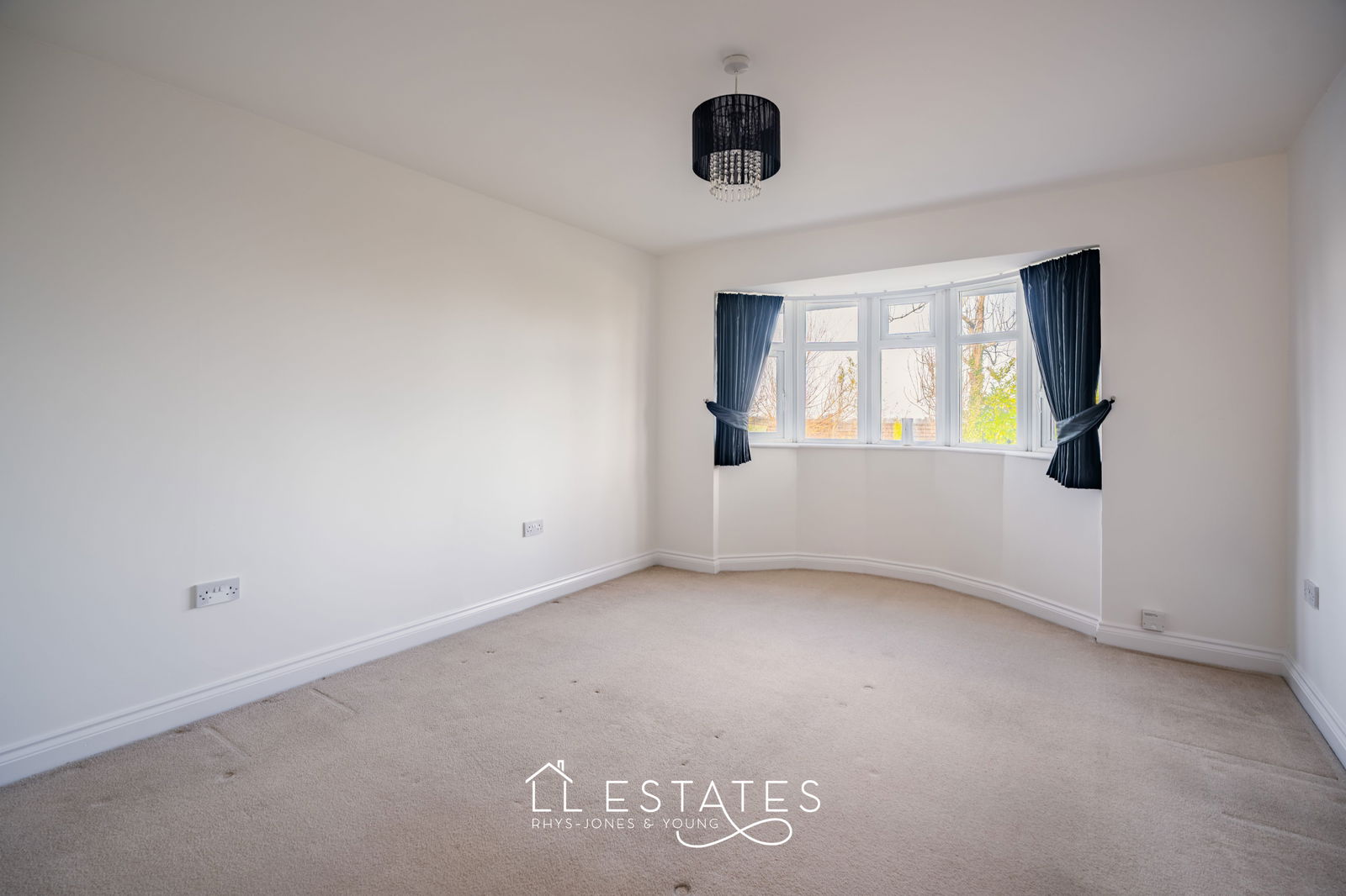 4 bed detached house for sale in Trelogan, CH8 9BY 5