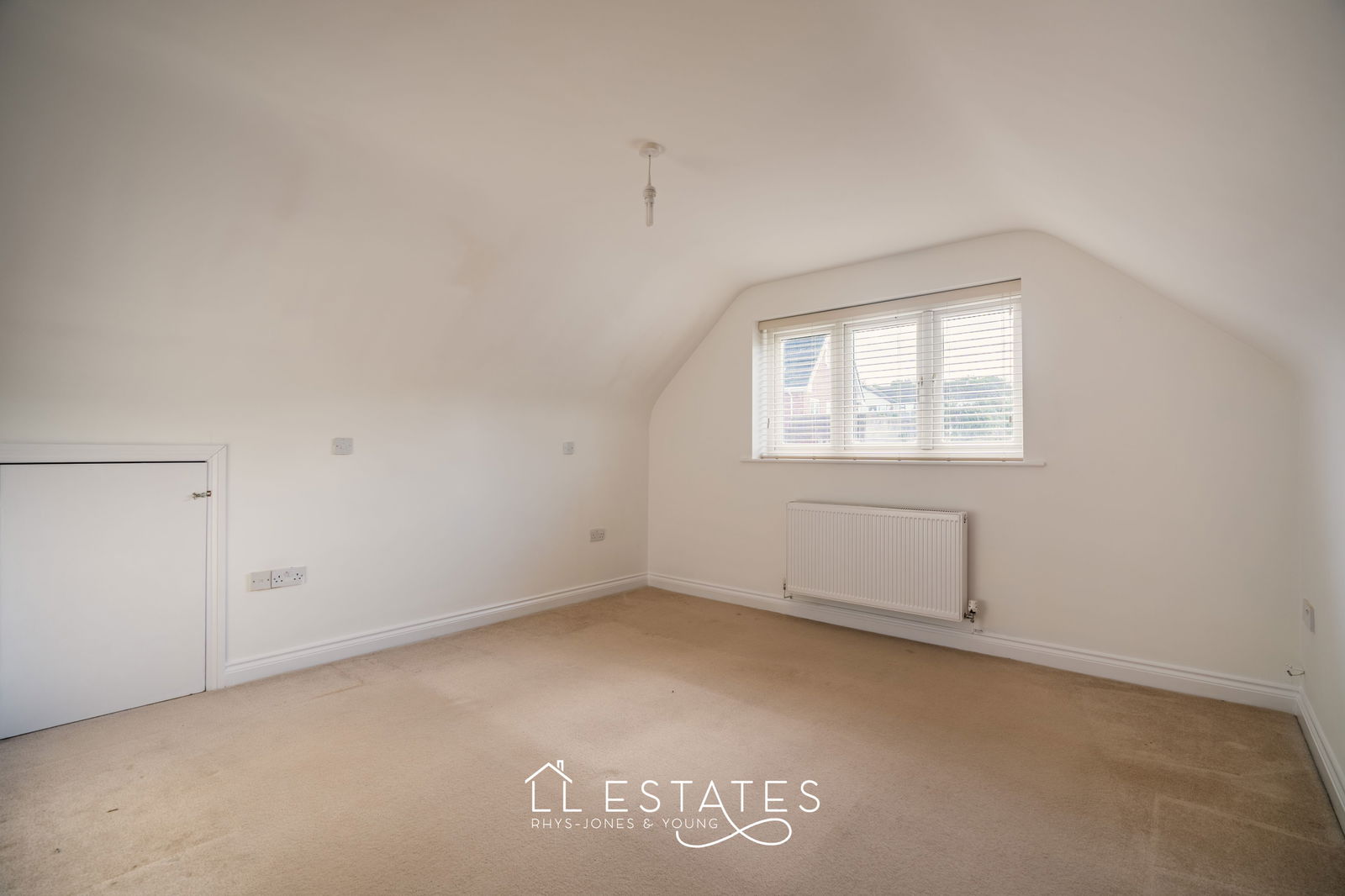 4 bed detached house for sale in Trelogan, CH8 9BY  - Property Image 8