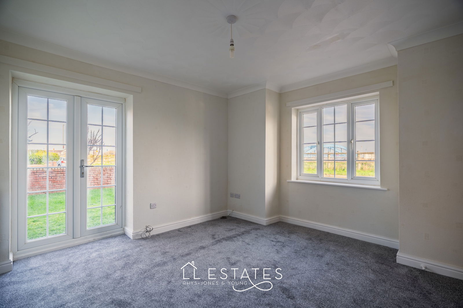 4 bed apartment for sale in Riverside Court, Old Foryd Road  - Property Image 12