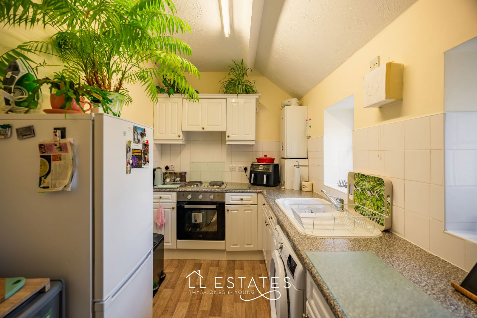 4 bed apartment for sale in Riverside Court, Old Foryd Road 4