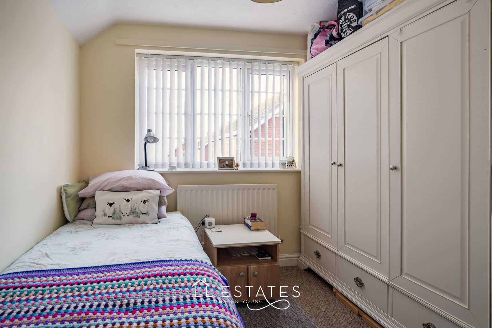 4 bed apartment for sale in Riverside Court, Old Foryd Road  - Property Image 3