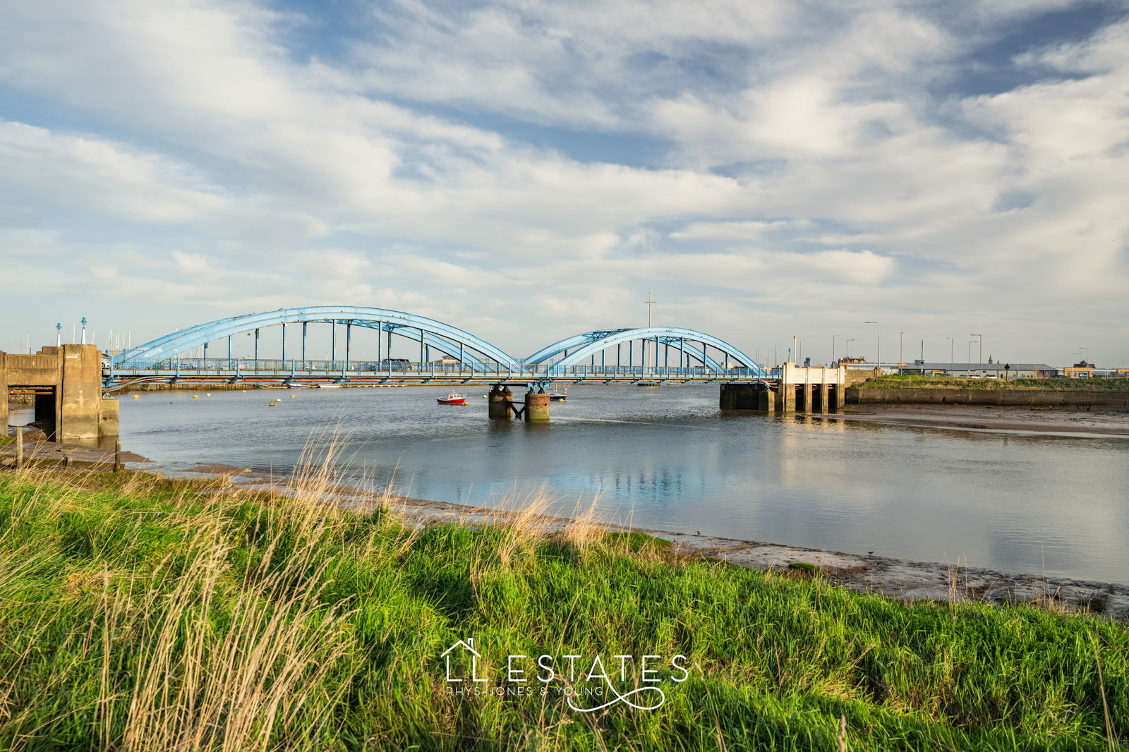4 bed apartment for sale in Riverside Court, Old Foryd Road  - Property Image 2