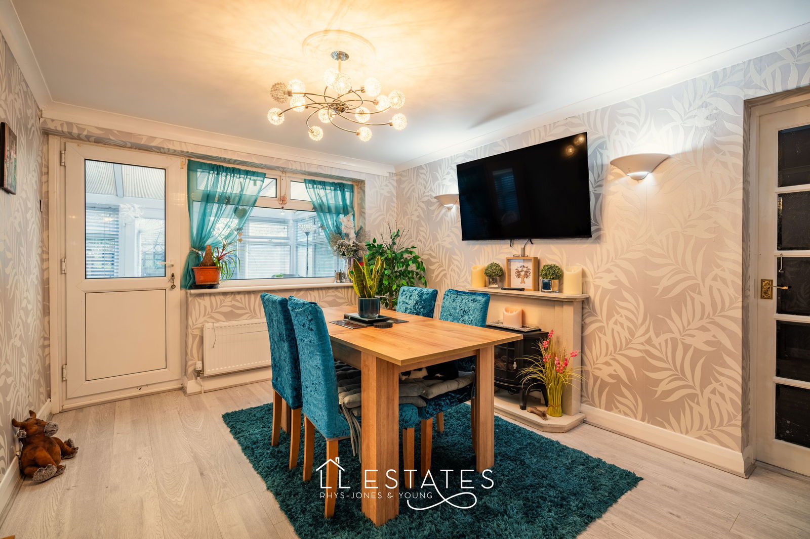 3 bed bungalow for sale in Denbigh Circle, Kinmel Bay, LL18 5HW  - Property Image 3