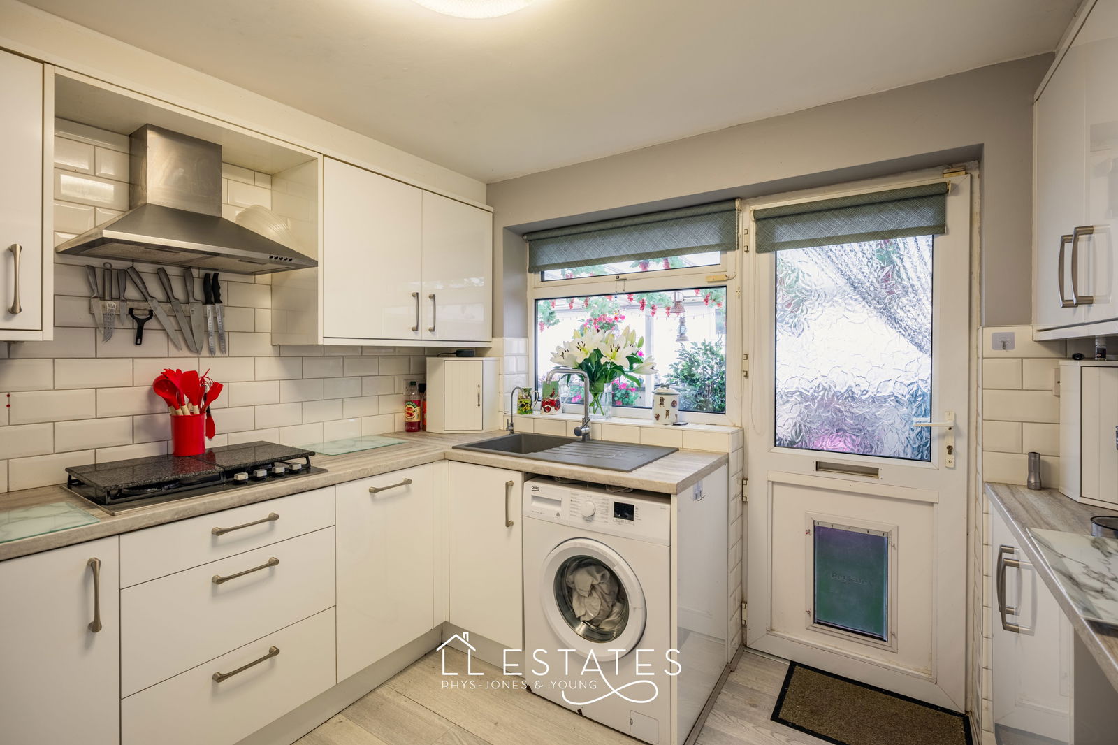 3 bed bungalow for sale in Denbigh Circle, Kinmel Bay, LL18 5HW  - Property Image 5