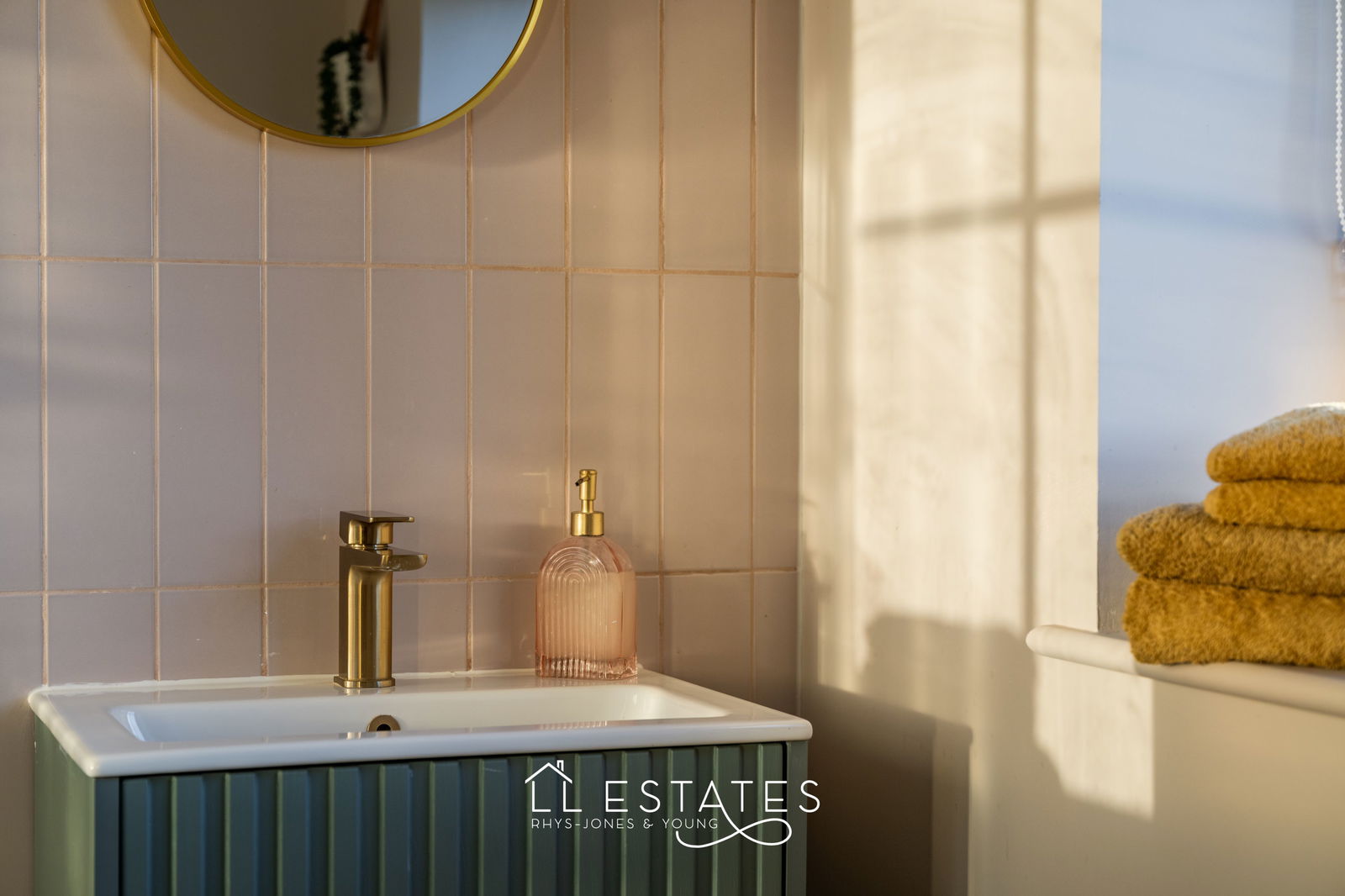 5 bed detached house for sale in Glasfryn, Lloc  - Property Image 12