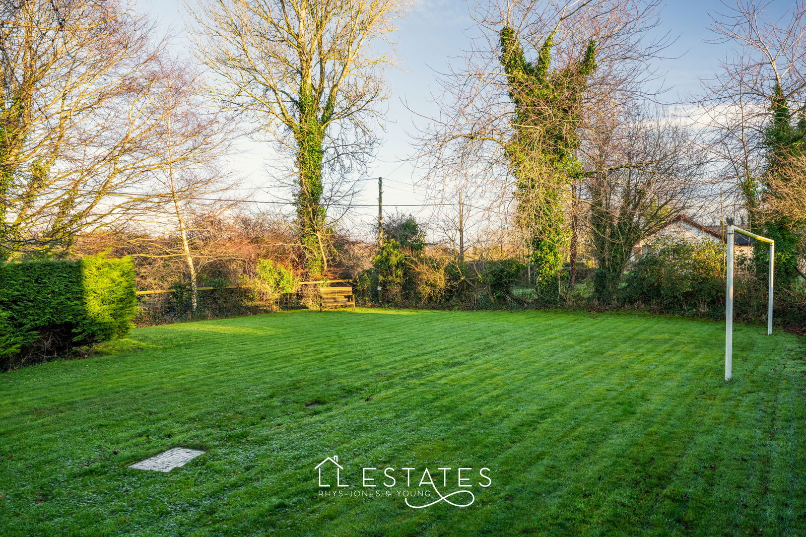 5 bed detached house for sale in Glasfryn, Lloc  - Property Image 28