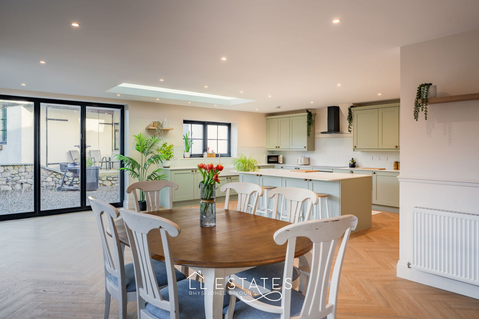 5 bed detached house for sale in Glasfryn, Lloc  - Property Image 4