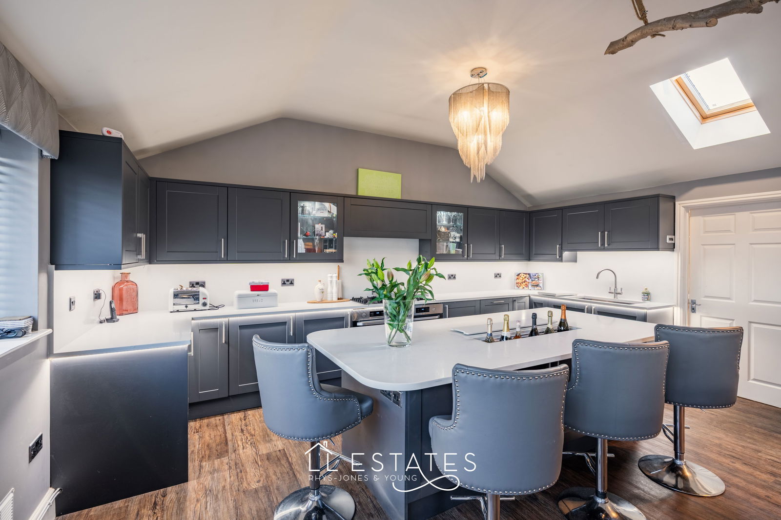 4 bed bungalow for sale in Ogwen Avenue, Kinmel Bay, LL18 5ER 4