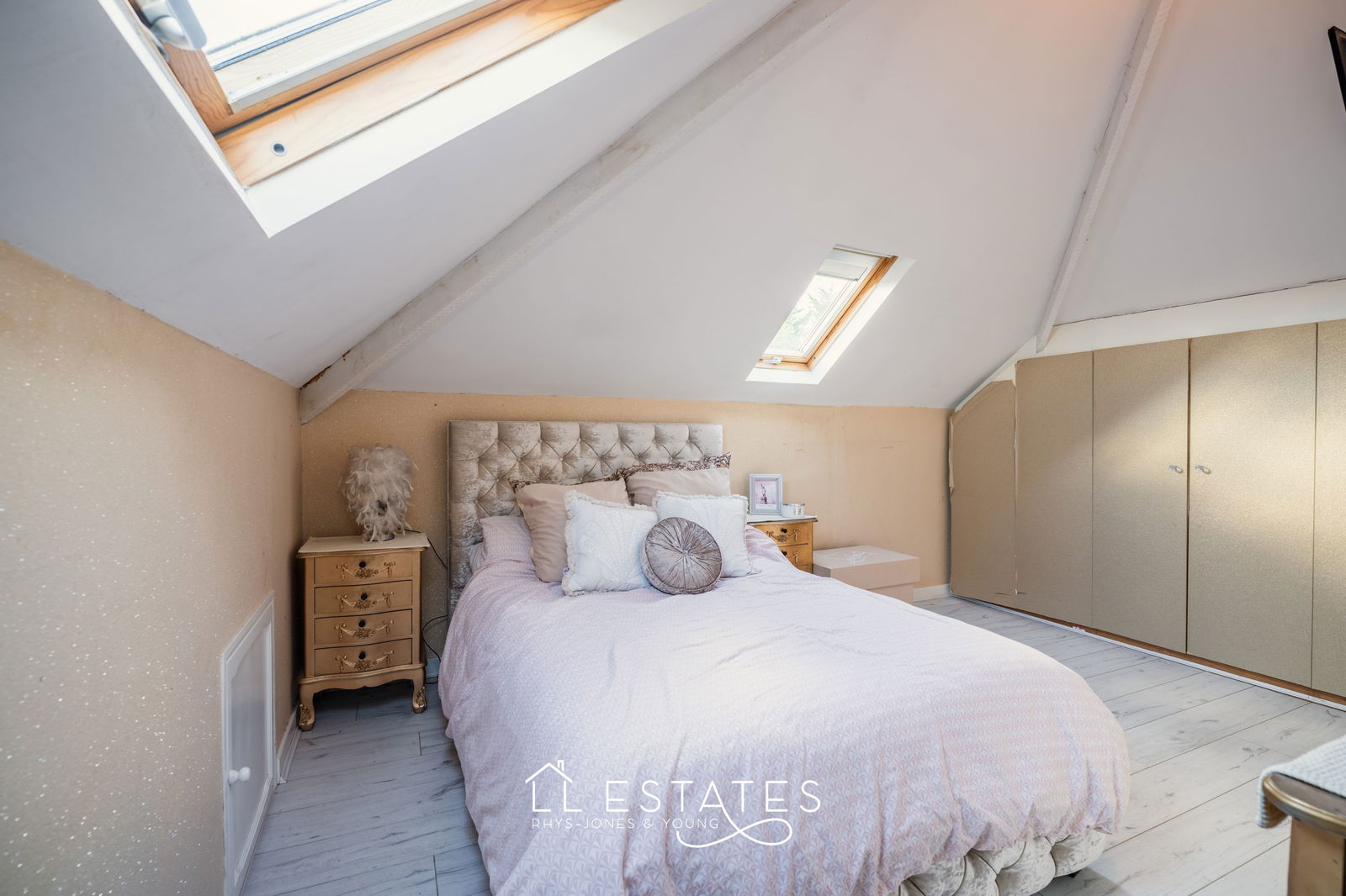 4 bed bungalow for sale in Ogwen Avenue, Kinmel Bay, LL18 5ER  - Property Image 11