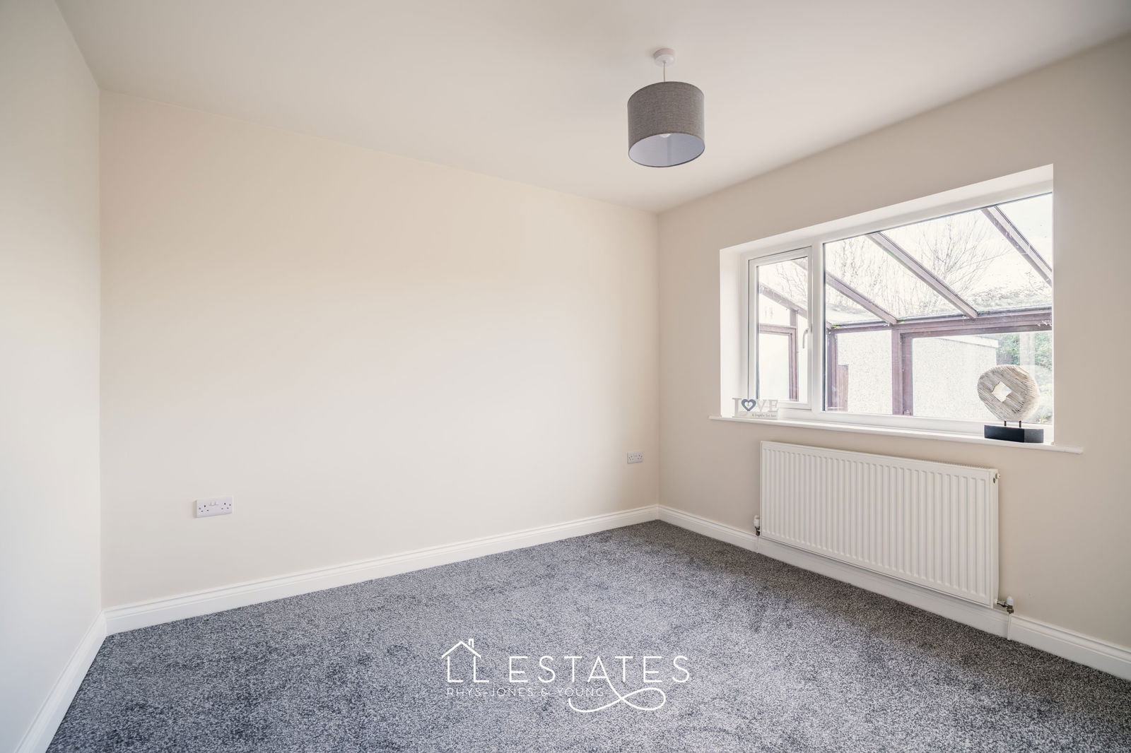 2 bed bungalow for sale in Ceg Y Ffordd, Prestatyn, LL19 7YE  - Property Image 6