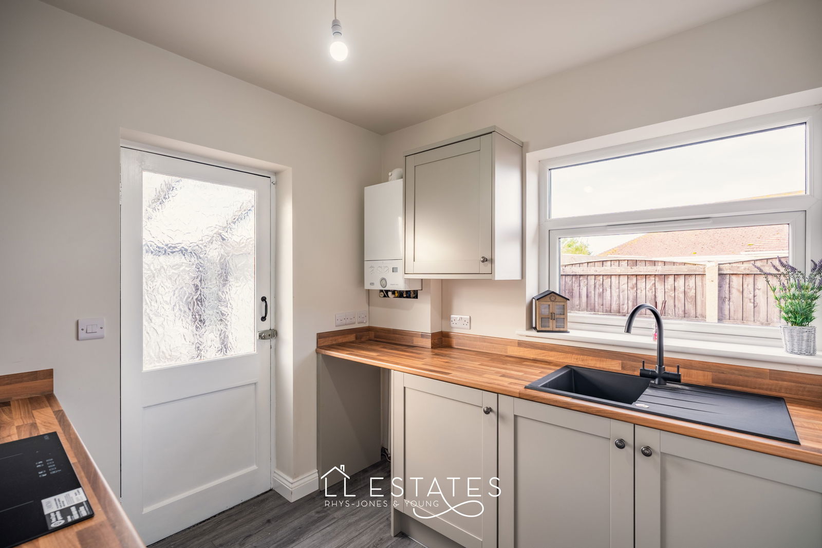 2 bed bungalow for sale in Ceg Y Ffordd, Prestatyn, LL19 7YE 6