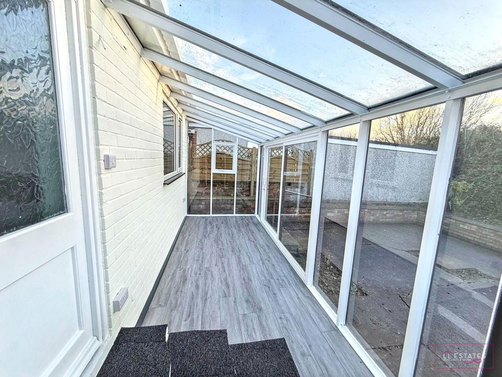 2 bed bungalow for sale in Ceg Y Ffordd, Prestatyn, LL19 7YE  - Property Image 10