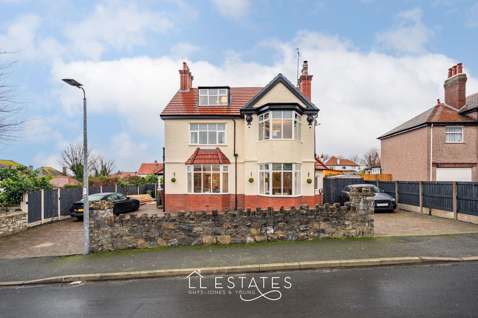 5 bed detached house for sale in Aberconway Road, Prestatyn, LL19 9HH  - Property Image 1
