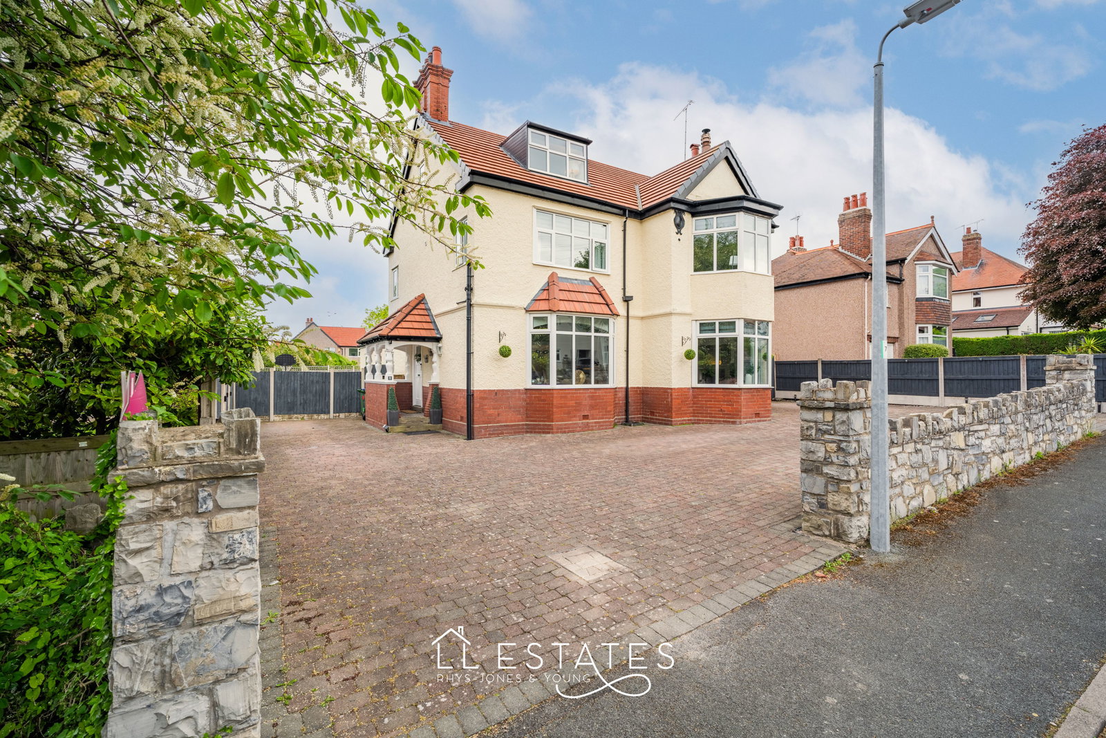 5 bed detached house for sale in Aberconway Road, Prestatyn, LL19 9HH
