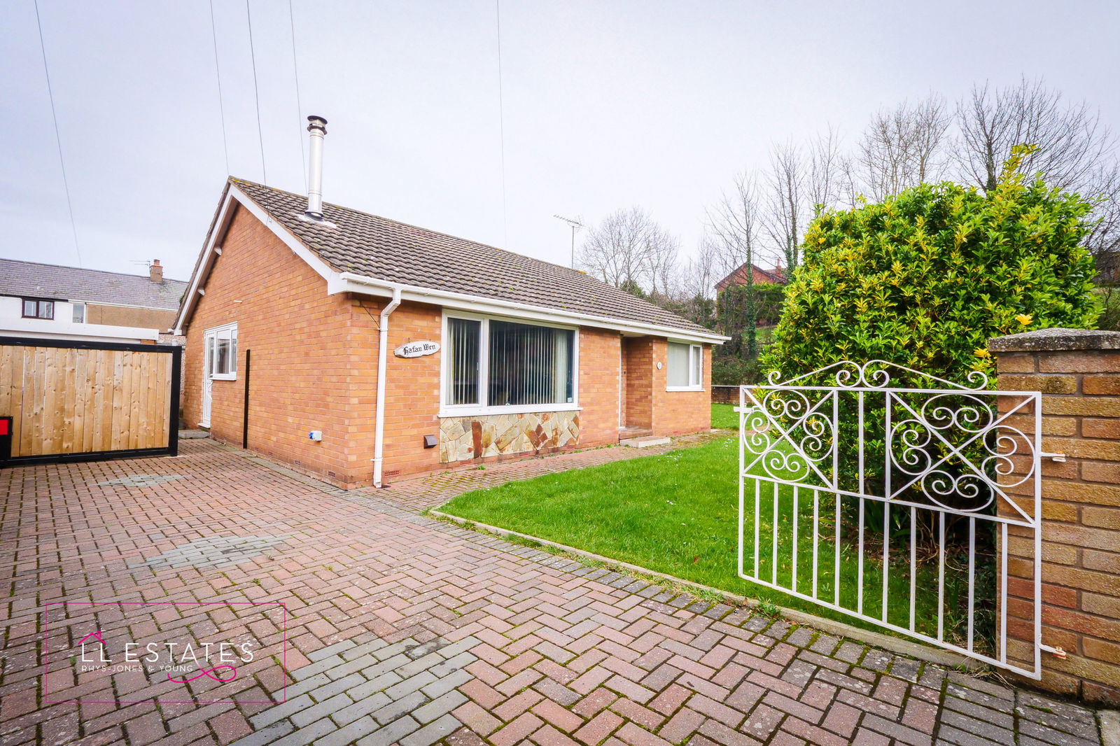 2 bed semi-detached bungalow for sale in Glan Ffyddion, Dyserth  - Property Image 1