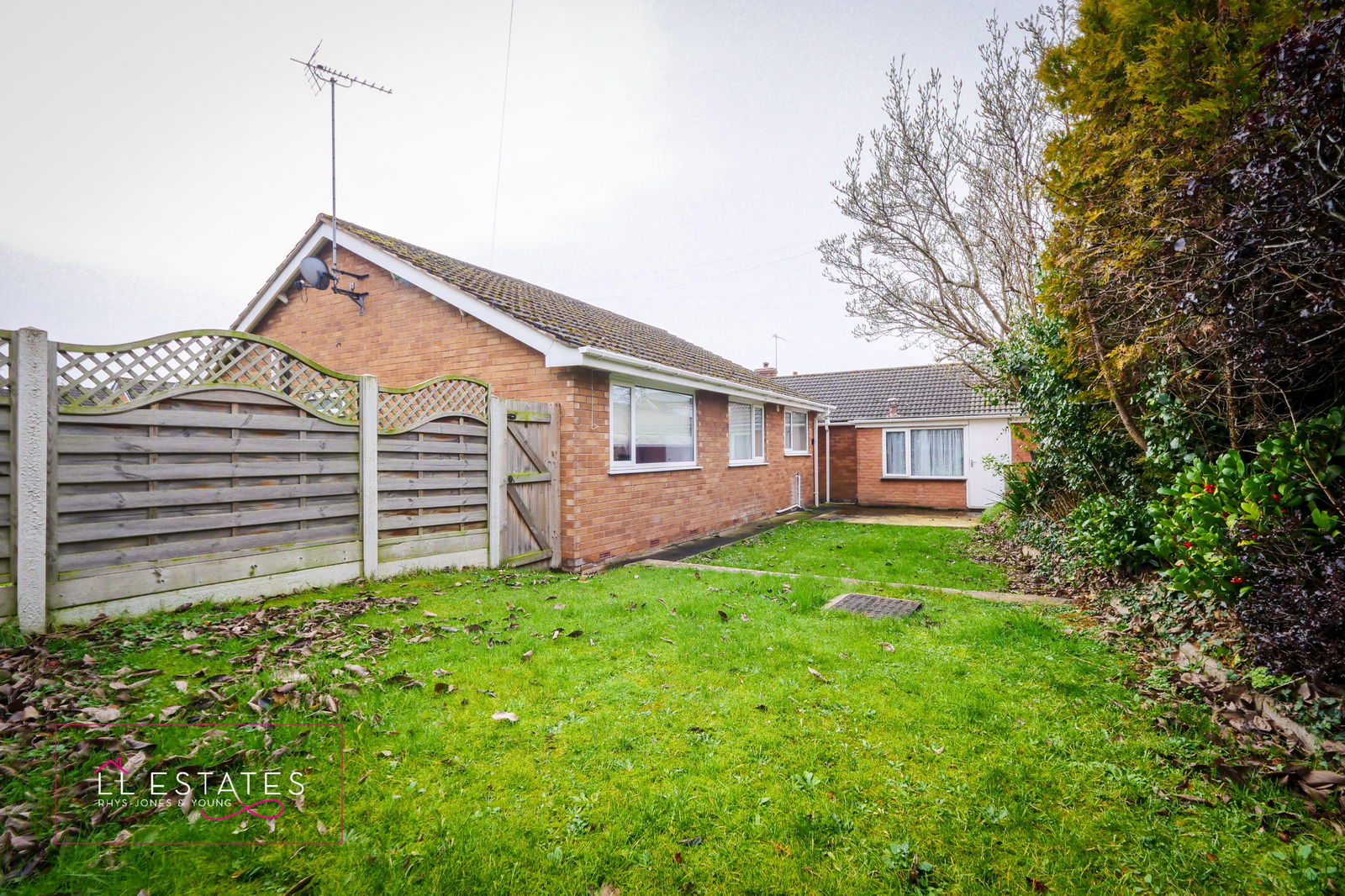 2 bed semi-detached bungalow for sale in Glan Ffyddion, Dyserth  - Property Image 13