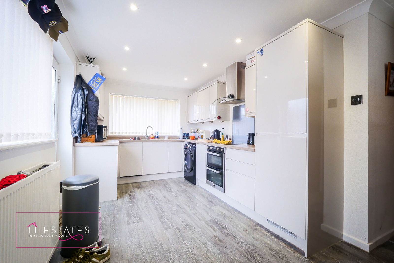 2 bed semi-detached bungalow for sale in Glan Ffyddion, Dyserth  - Property Image 2