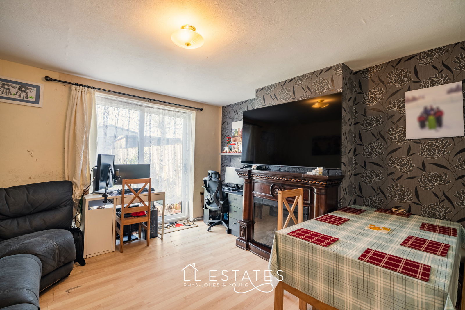 4 bed end of terrace house for sale in Rhydwen Drive, Rhyl 2