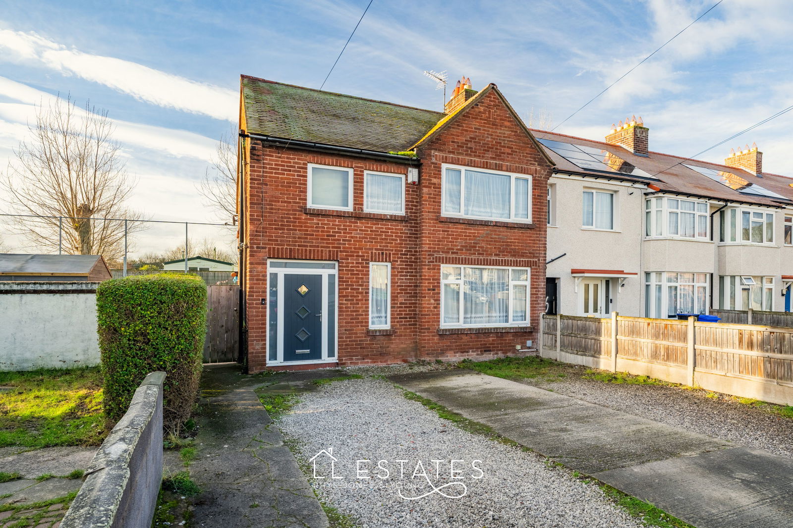 4 bed end of terrace house for sale in Rhydwen Drive, Rhyl  - Property Image 1