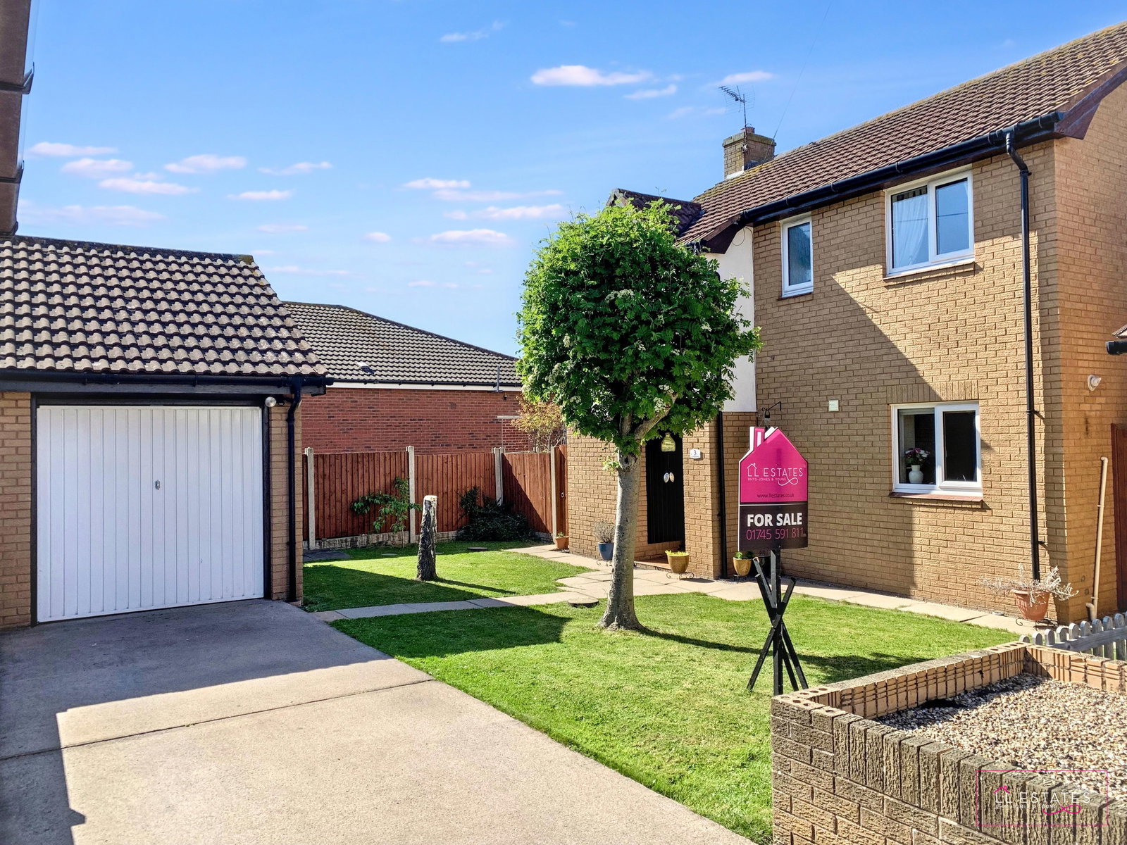 4 bed detached house for sale in Llys Bedwen, Rhyl, LL18 4LQ