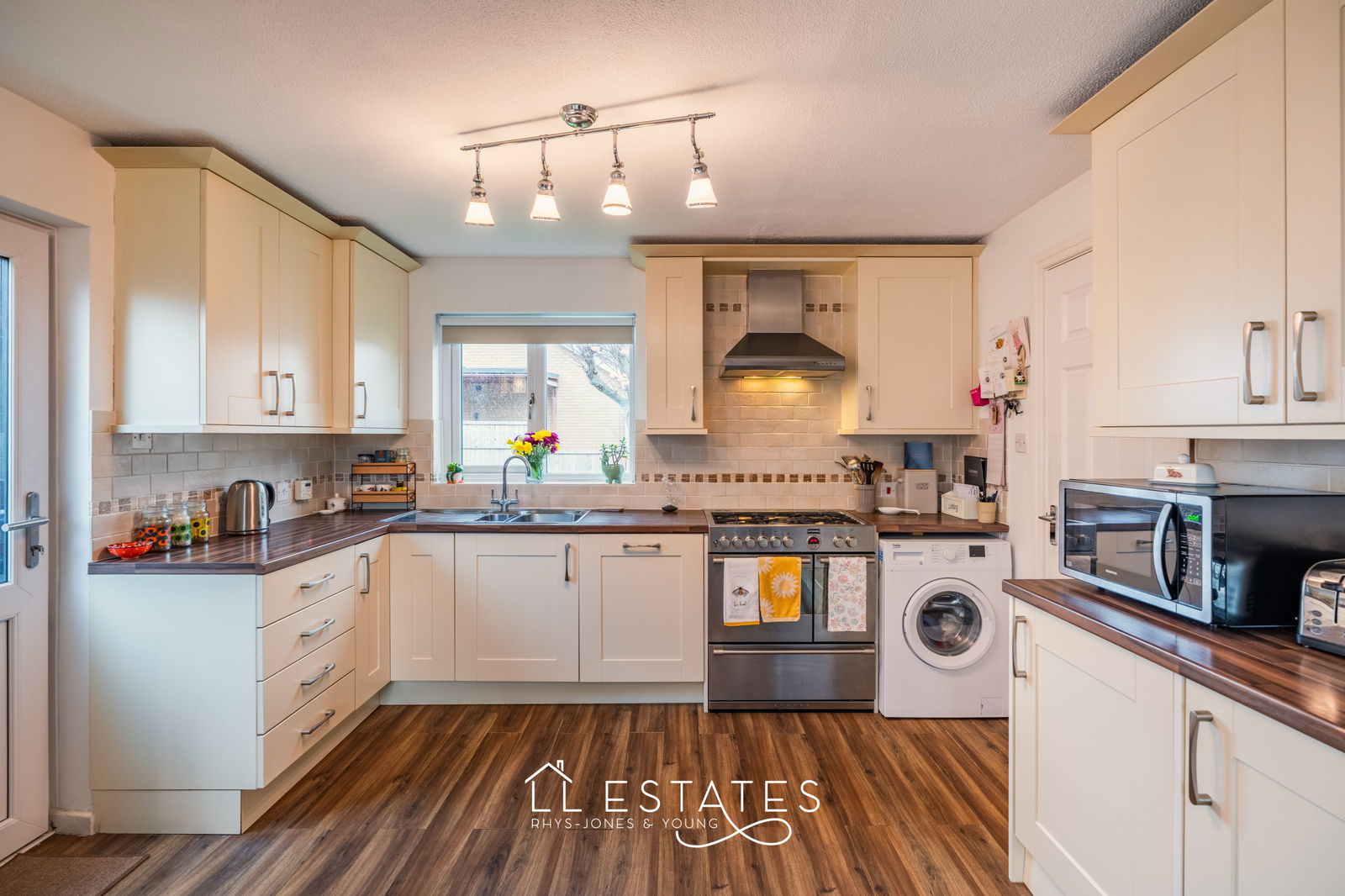 4 bed detached house for sale in Llys Bedwen, Rhyl, LL18 4LQ 3