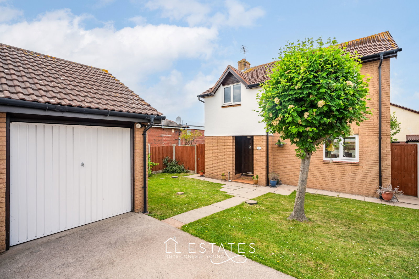 4 bed detached house for sale in Llys Bedwen, Rhyl, LL18 4LQ