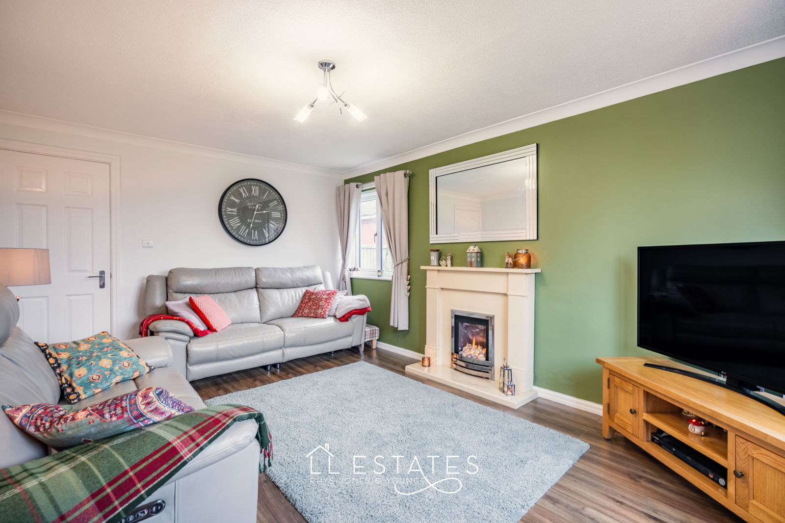 4 bed detached house for sale in Llys Bedwen, Rhyl, LL18 4LQ 5