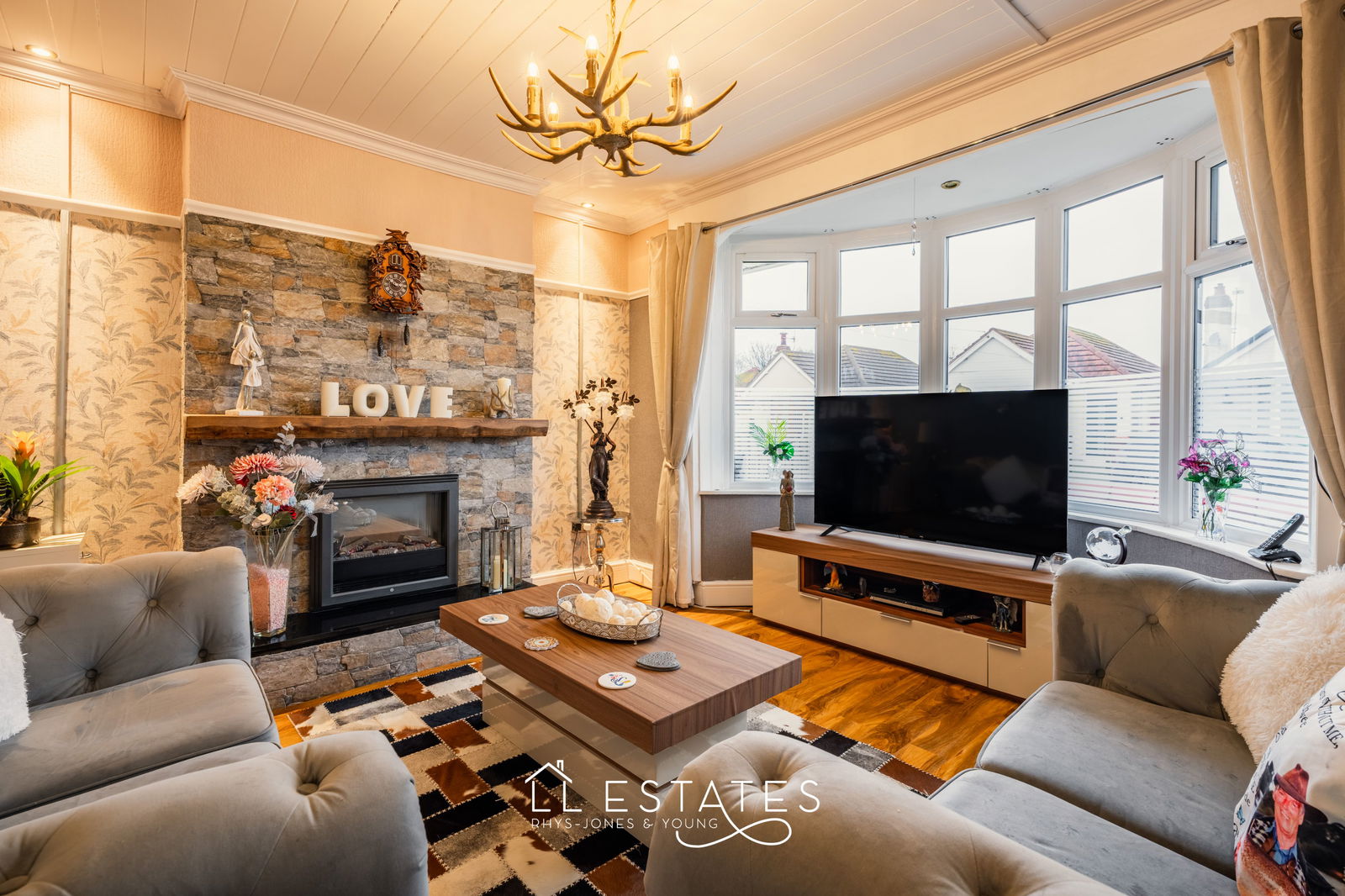 3 bed bungalow for sale in Molineaux Road, Rhyl, LL18 3TY  - Property Image 2