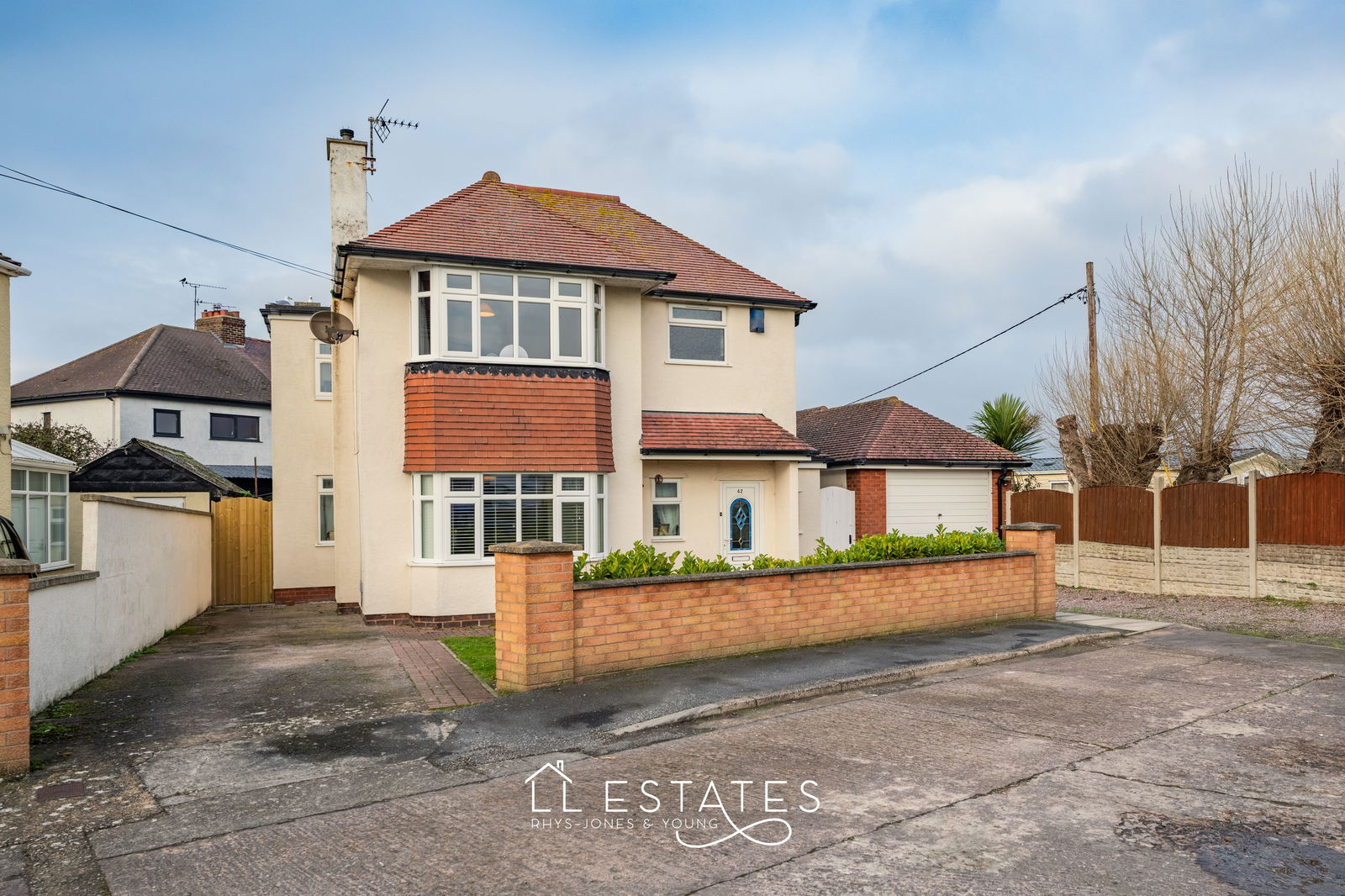4 bed detached house for sale in 42 Victoria Road West  - Property Image 1