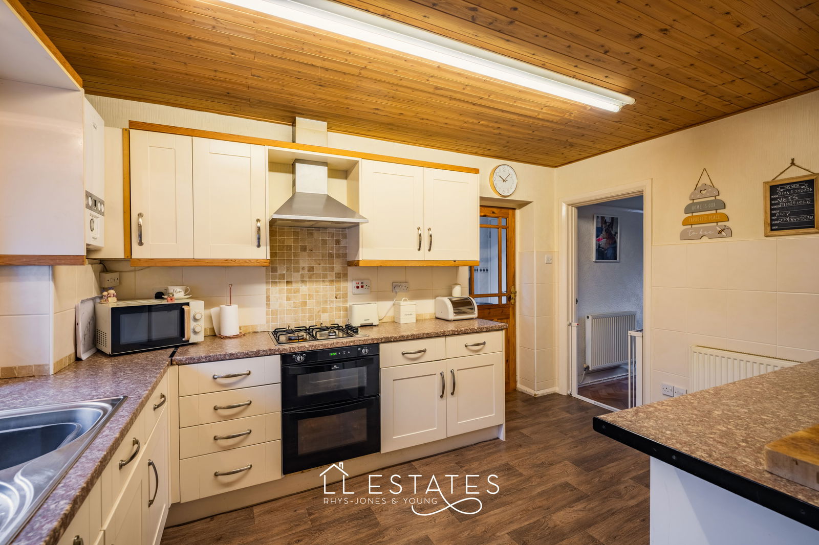 4 bed detached house for sale in 42 Victoria Road West 3