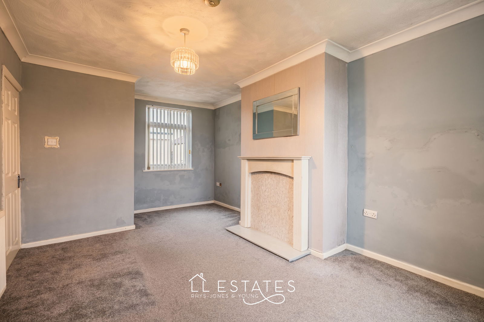 3 bed end of terrace house for sale in Prince Edward Avenue, Rhyl 2
