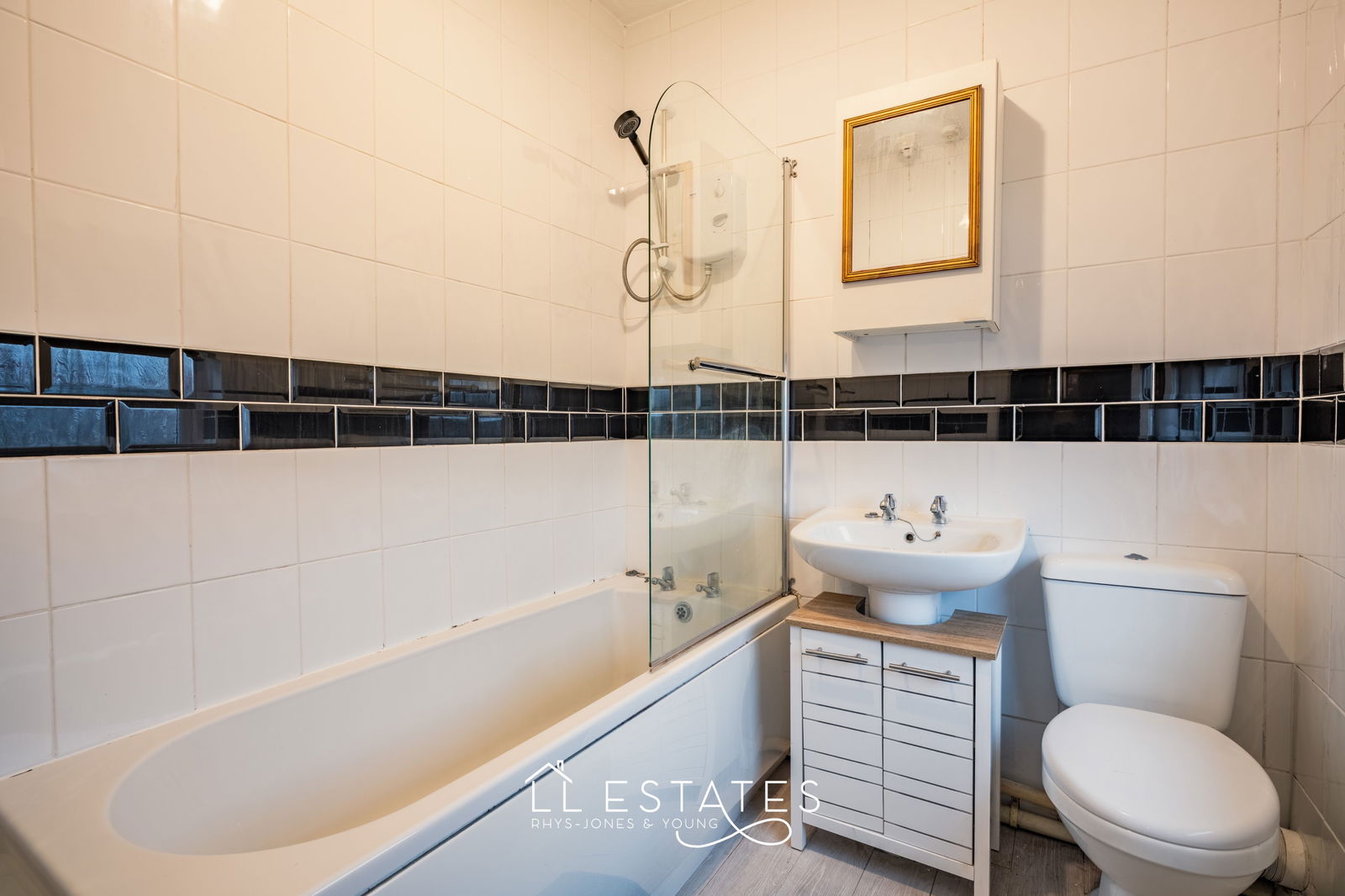 3 bed end of terrace house for sale in Prince Edward Avenue, Rhyl  - Property Image 9