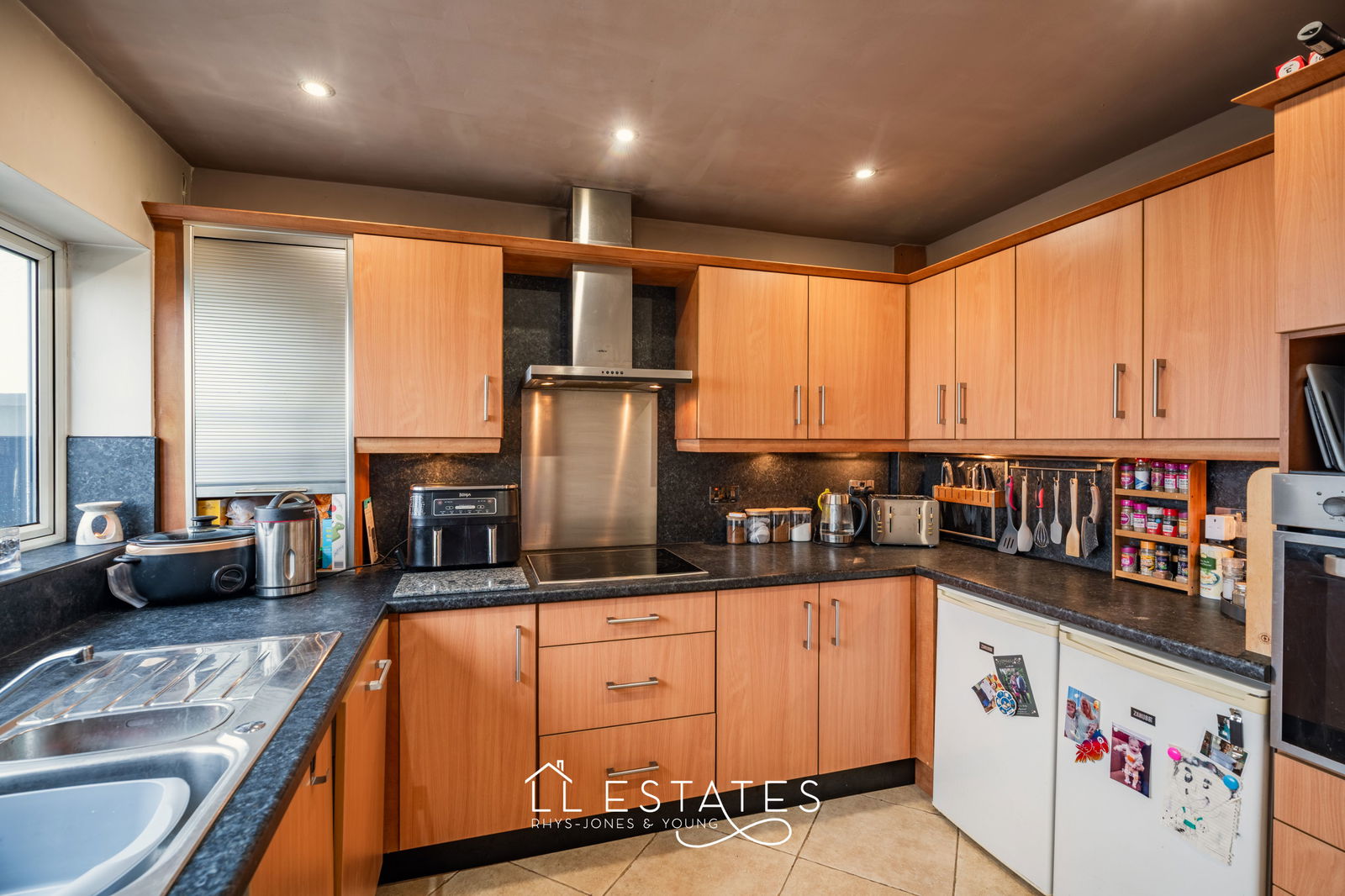 3 bed semi-detached house for sale in Kelston Court, Gwespyr, CH8 9LN  - Property Image 3