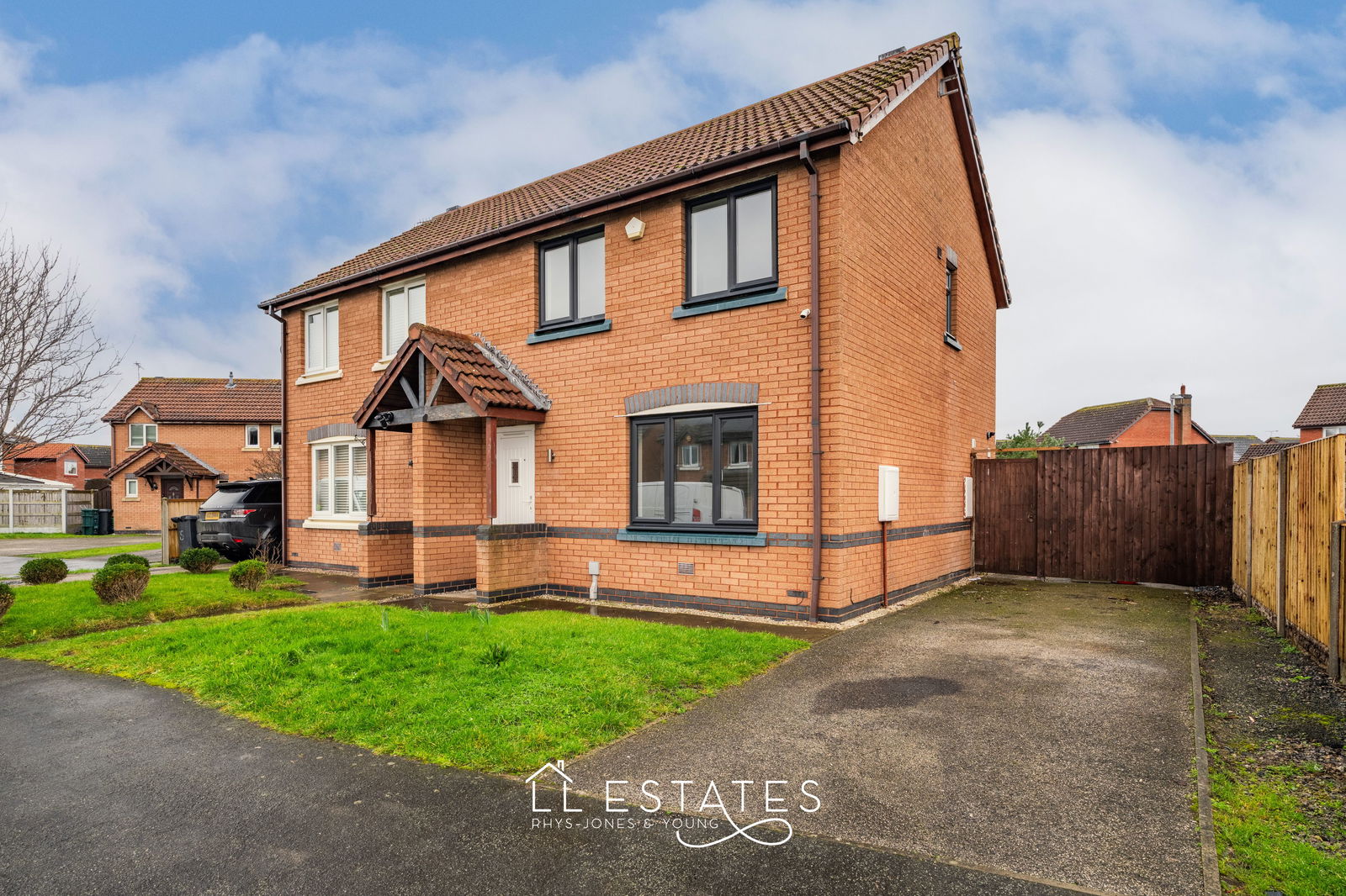 3 bed semi-detached house for sale in Trem Elwy, Kinmel Bay, LL18 5AZ - Property Image 1