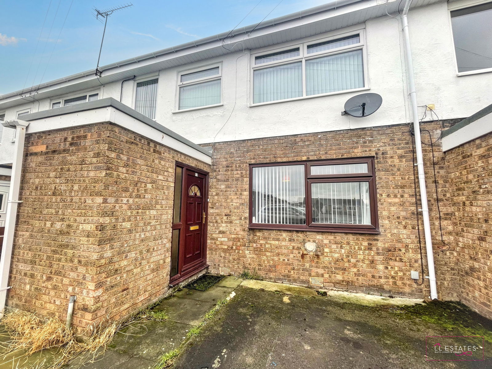 1 bed flat for sale in Llys Arthur, Towyn, LL22 9PH