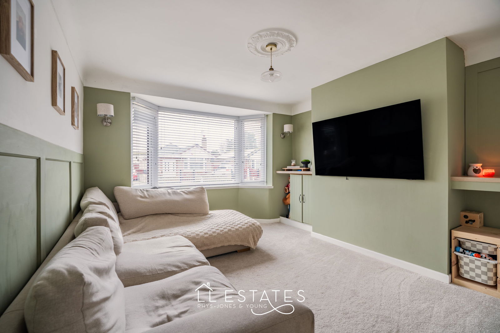 2 bed bungalow for sale in Grosvenor Road, Prestatyn, LL19 7TR  - Property Image 3