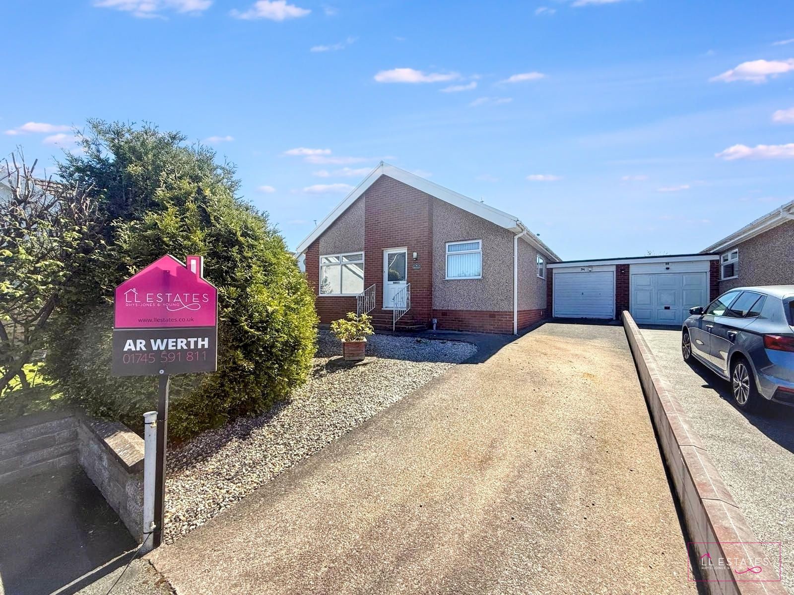 2 bed bungalow for sale in Ffordd Ffynnon, Rhuddlan