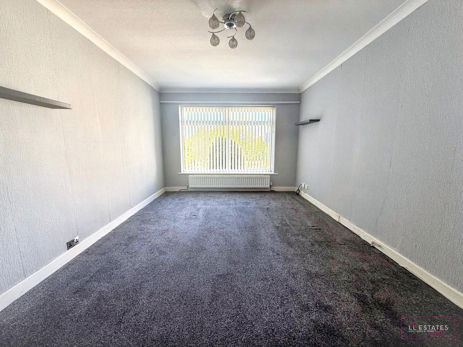 2 bed bungalow for sale in Ffordd Ffynnon, Rhuddlan 3