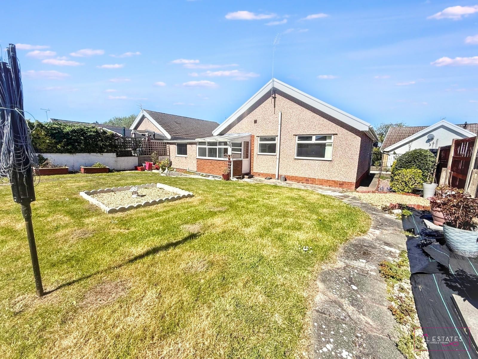 2 bed bungalow for sale in Ffordd Ffynnon, Rhuddlan  - Property Image 8